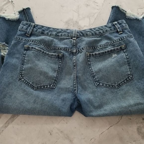 FP Women's Distressed Denim Capri Jeans, Cut-Offs, Frayed Hem - Picture 7 of 16